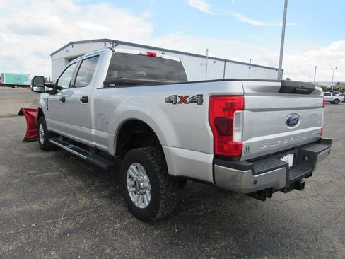 Used 2019 Ford F250 XLT w/ Snow Plow Prep Package AWD/4WD image 5
