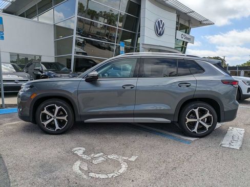 New 2026 Volkswagen Tiguan SE FWD image 3