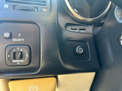 Used 2002 Lexus SC 430 Convertible image 26