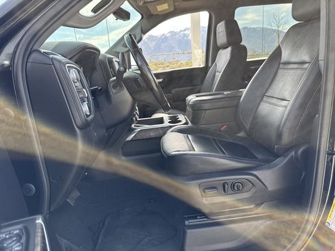 Used 2022 GMC Sierra 3500 Denali w/ Denali Black Diamond Edition image 20