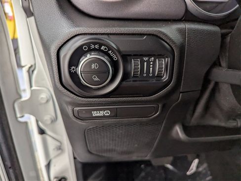 Certified 2021 Jeep Gladiator Mojave image 27