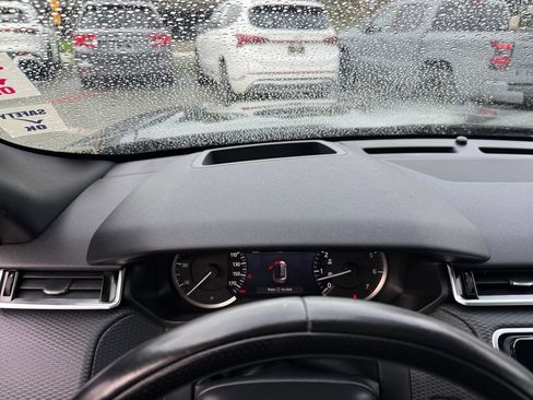 Used 2022 Land Rover Range Rover Velar R-Dynamic S image 25