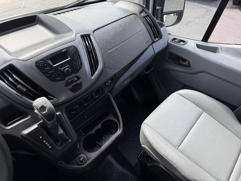 Used 2018 Ford Transit 250 148 Medium Roof RWD image 9
