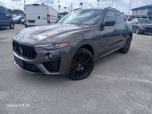 Used 2022 Maserati Levante GT AWD/4WD image 2