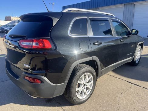 Used 2015 Jeep Cherokee Latitude w/ Cold Weather Group image 9