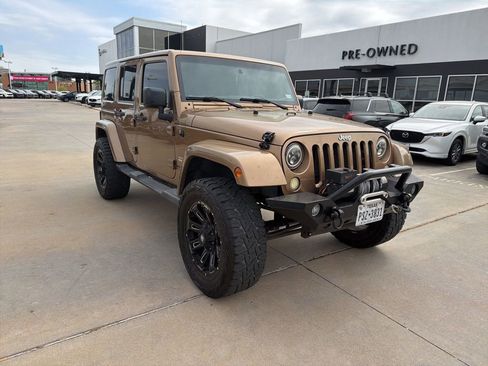 Used 2015 Jeep Wrangler Unlimited Sahara w/ Dual Top Group image 10