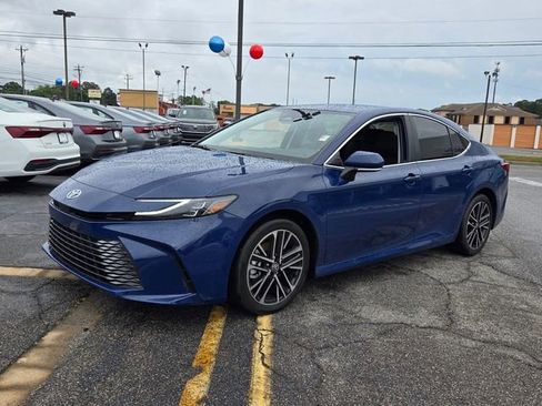 Used 2026 Toyota Camry XLE FWD image 3