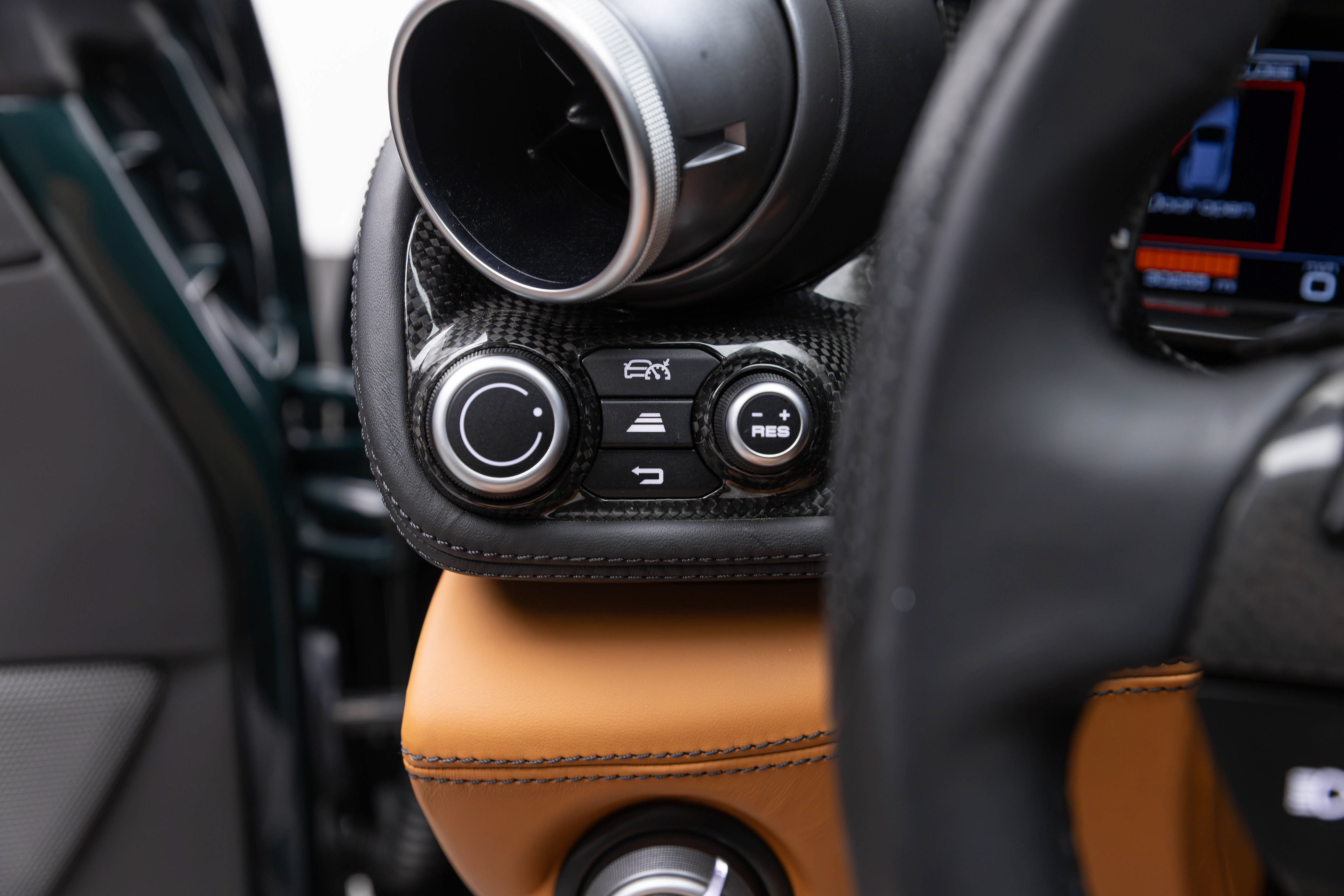 Used 2019 Ferrari GTC4Lusso AWD/4WD image 32