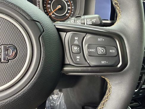 Used 2024 Jeep Wrangler Unlimited Sport AWD/4WD image 35