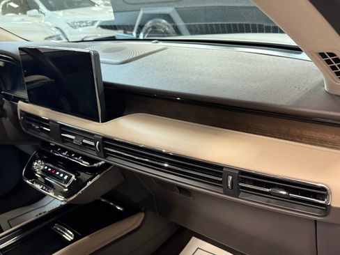 Used 2024 Lincoln Corsair Grand Touring w/ Equipment Group 301A image 9