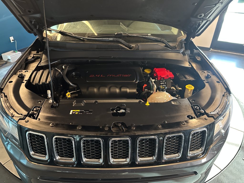 Used 2021 Jeep Compass Limited w/ Sun and Sound Group AWD/4WD image 24