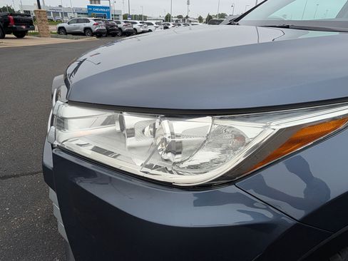 Used 2017 Toyota Highlander Plus AWD/4WD image 15
