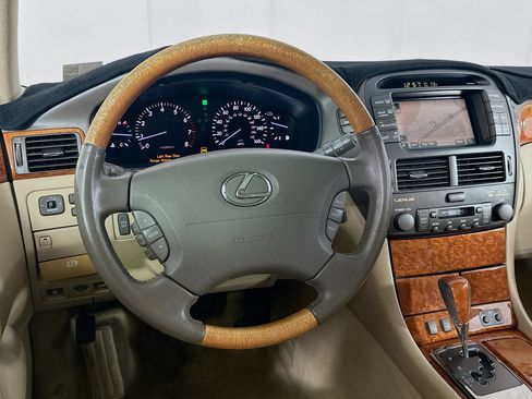 Used 2006 Lexus LS 430 RWD image 17