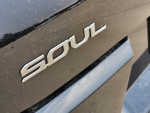 Certified 2025 Kia Soul LX w/ LX Technology Package FWD image 10