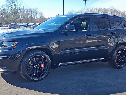 Used 2015 Jeep Grand Cherokee SRT image 7