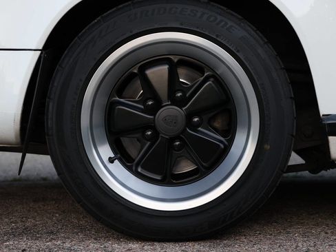 Used 1989 Porsche 911 Carrera RWD image 15