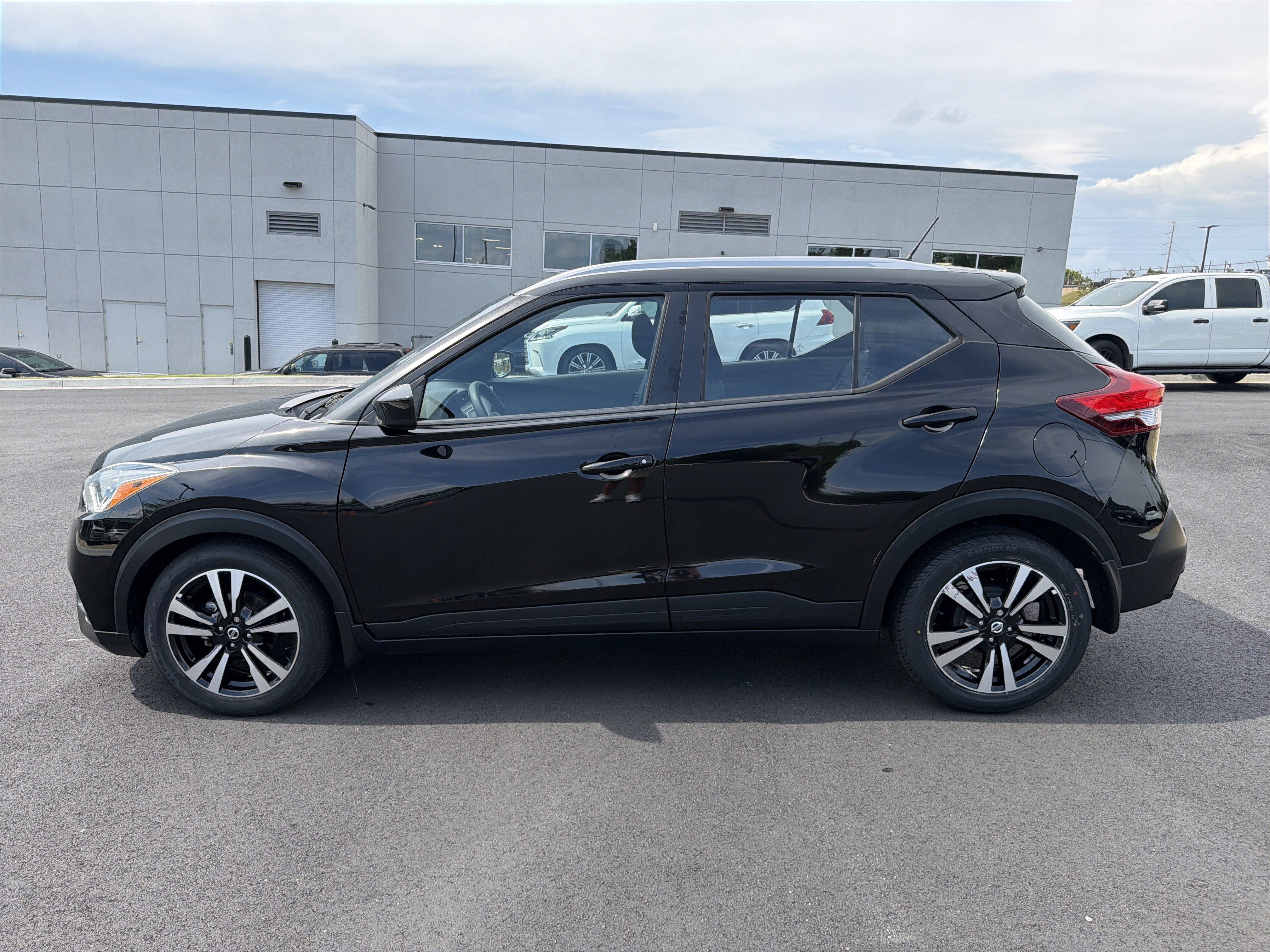 Used 2020 Nissan Kicks SV FWD image 4