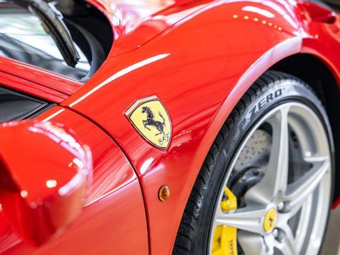 Used 2010 Ferrari 458 Italia Coupe RWD image 23