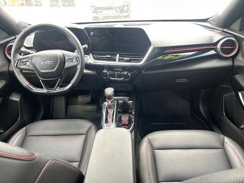 Used 2024 Chevrolet Trax RS w/ Sunroof Package image 8