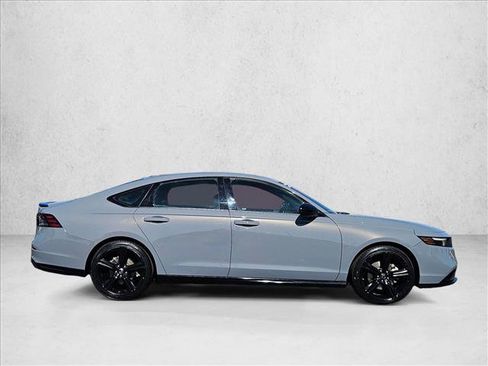 Used 2023 Honda Accord Sport image 4