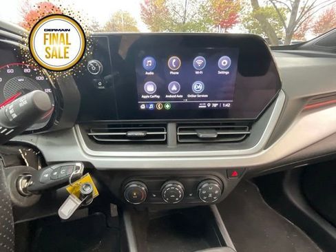 Used 2024 Chevrolet Trax RS w/ Sunroof Package image 16