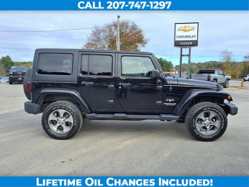 Used 2017 Jeep Wrangler Unlimited Sahara w/ Max Tow Package image 5