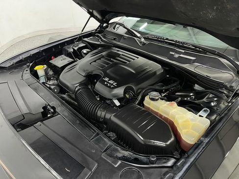 Used 2019 Dodge Challenger SXT image 26