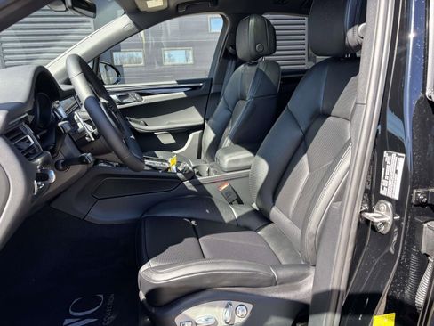 New 2026 Porsche Macan image 16