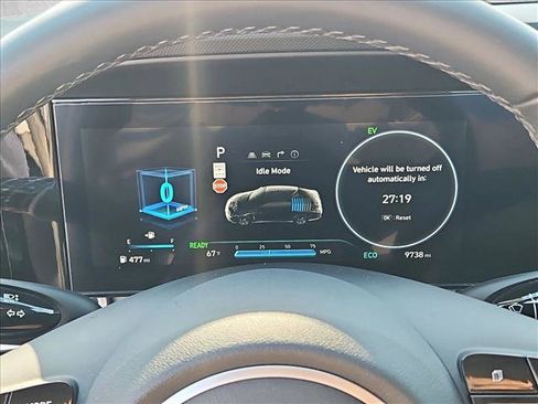 Used 2025 Hyundai Elantra Limited image 10