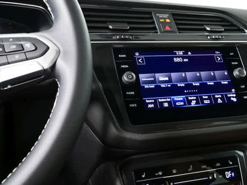 Used 2023 Volkswagen Tiguan SE FWD image 15