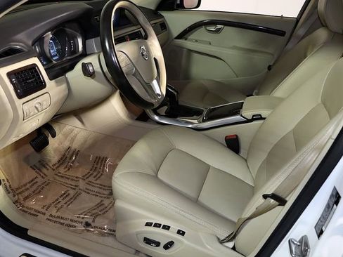 Used 2015 Volvo XC70 T6 w/ Proximity Package image 12