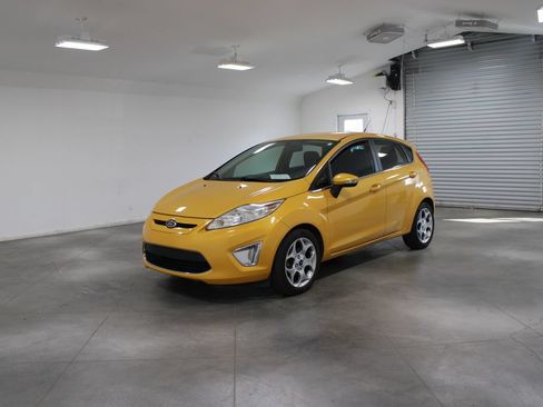 Used 2011 Ford Fiesta SES w/ 301A Rapid Spec Order Code FWD image 4