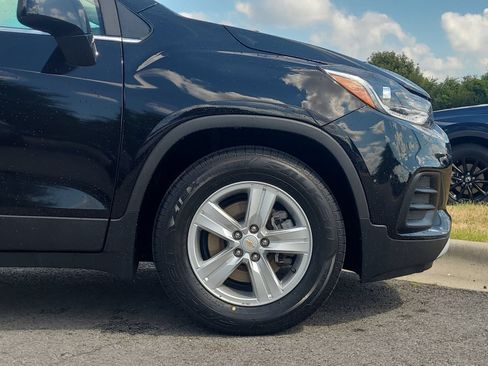 Used 2019 Chevrolet Trax LT w/ LT Convenience Package FWD image 9