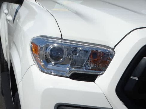 Certified 2023 Toyota Tacoma SR AWD/4WD image 5