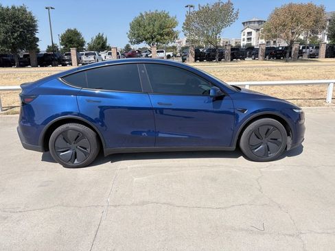 Used 2026 Tesla Model Y Long Range AWD/4WD image 3
