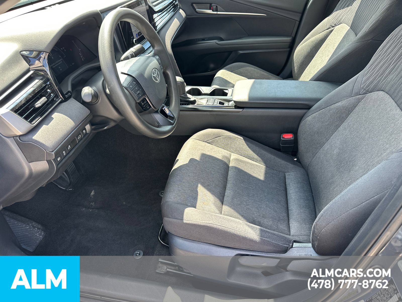 Used 2025 Toyota Camry LE FWD image 10