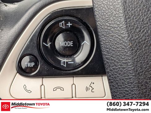Used 2018 Toyota Prius Prime Premium image 19