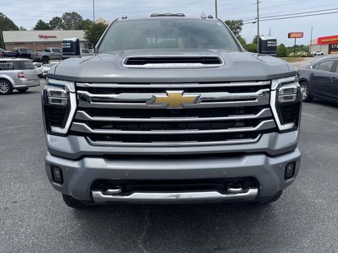 Used 2024 Chevrolet Silverado 2500 High Country w/ Technology Package AWD/4WD image 8