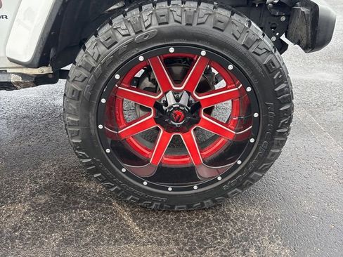 Used 2020 Jeep Gladiator Rubicon image 10