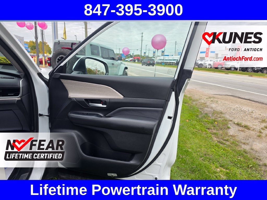 Used 2024 Toyota Grand Highlander AWD image 38