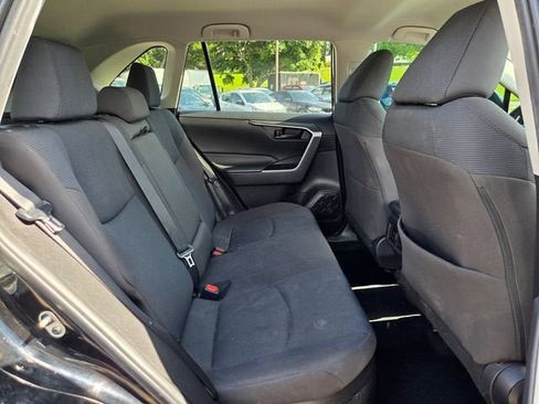 Used 2022 Toyota RAV4 LE AWD/4WD image 19