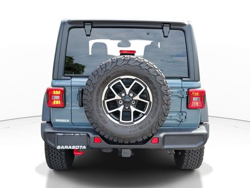 Used 2024 Jeep Wrangler Rubicon w/ Technology Group AWD/4WD image 5