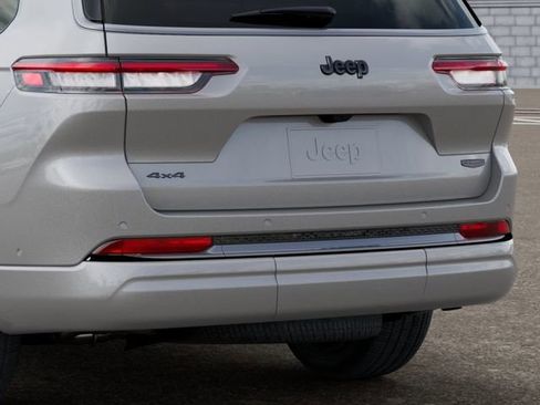 New 2026 Jeep Grand Cherokee L Summit AWD/4WD image 13
