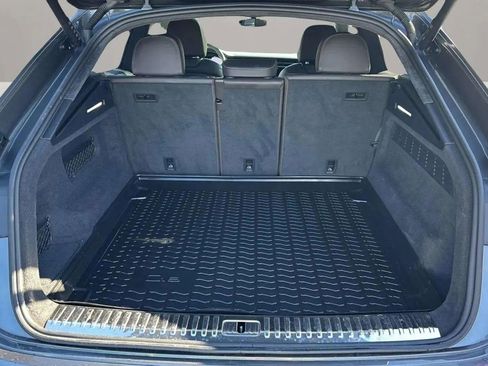 Used 2021 Audi Q8 Prestige image 21