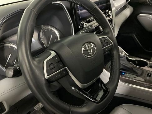 Used 2022 Toyota Highlander Platinum image 20