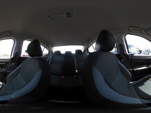 Used 2025 Nissan Versa SV FWD image 40