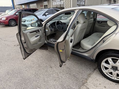 Used 2002 Volvo S60 2.4T image 25