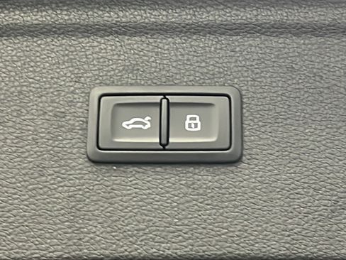 Used 2023 Audi Q5 2.0T Premium w/ Convenience Package AWD/4WD image 30