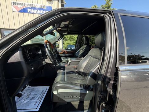 Used 2016 Lincoln Navigator L Select AWD/4WD image 13