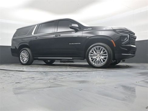 Used 2025 Chevrolet Suburban High Country w/ LPO, Illumination Package image 44